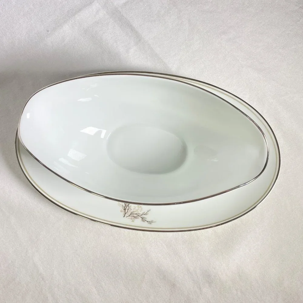 Noritake Porcelain Gravy Boat with Attached Underplate Candice‎ Pattern Japan